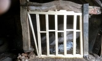 Temporary support to existing timbers